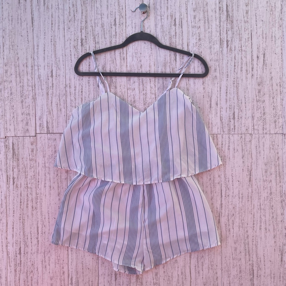 Tobi | Size M | Romper - Picture 2 of 3